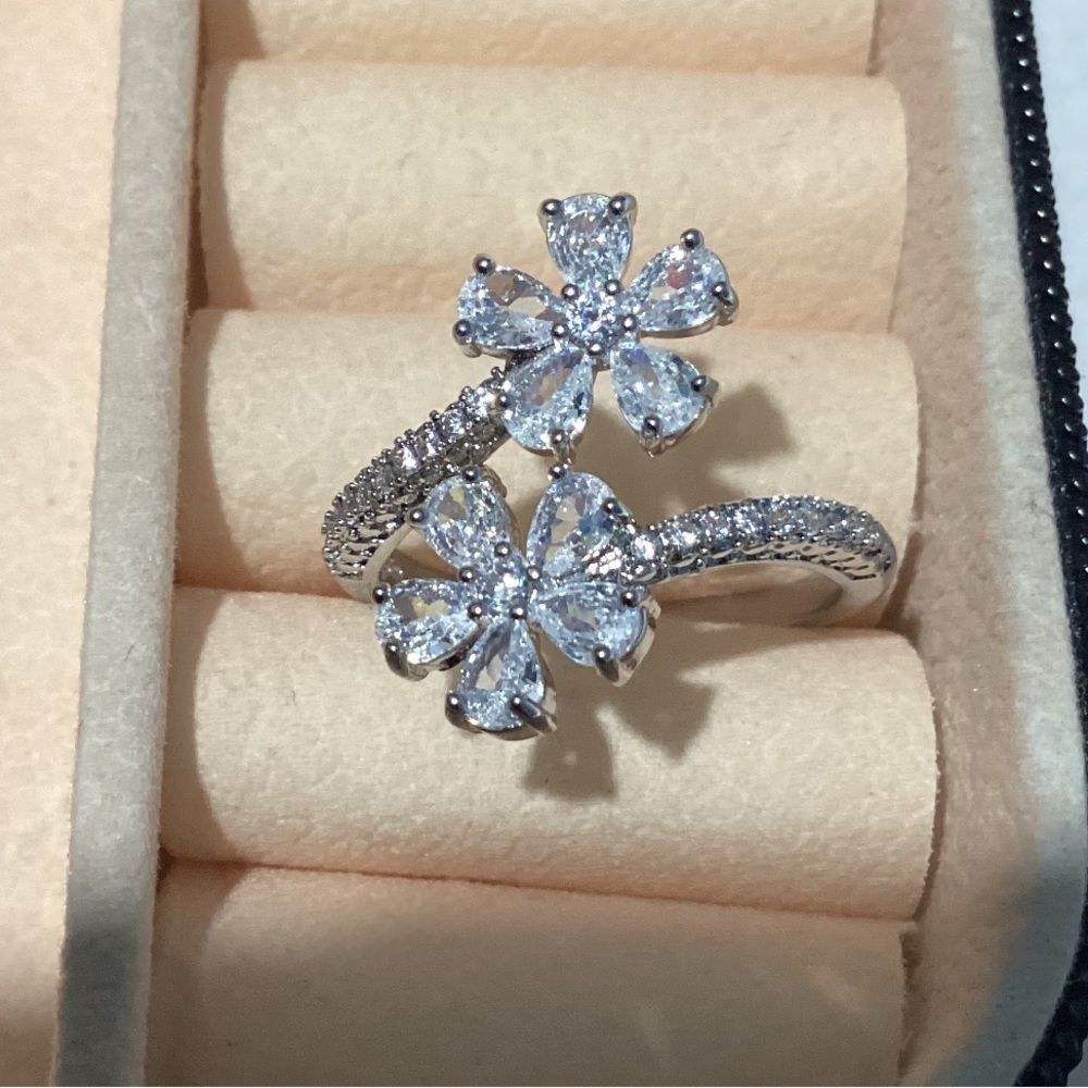 🌸Beautiful Cz Diamond Flower open Adjustable Ring